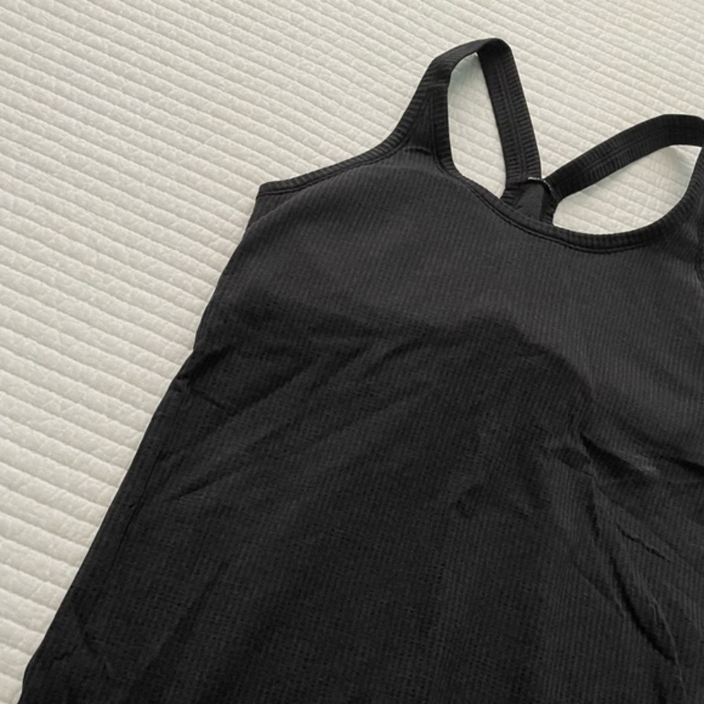 Lulu Lemon size 6 top